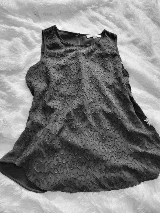 LOFT Tops - LOFT Black Sleeveless Textured Shell Top Small